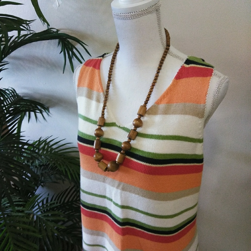 Eddie Bauer Sleeveless Sweater V neck style